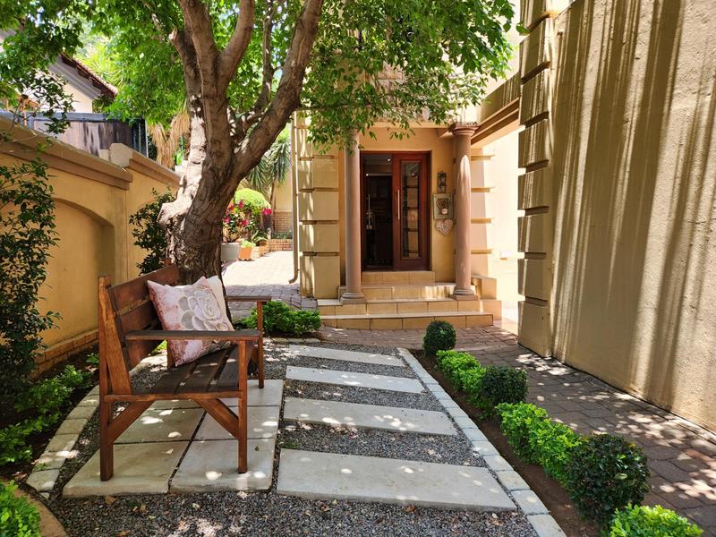 5 Bedroom Property for Sale in Moreleta Park Gauteng