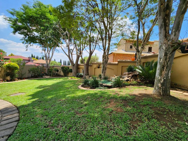 5 Bedroom Property for Sale in Moreleta Park Gauteng