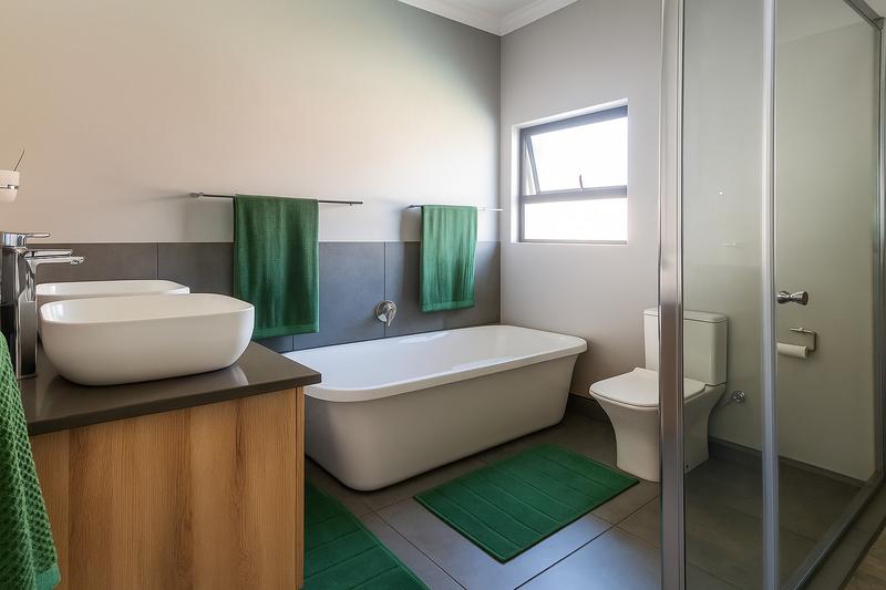 5 Bedroom Property for Sale in Country View Estate Gauteng