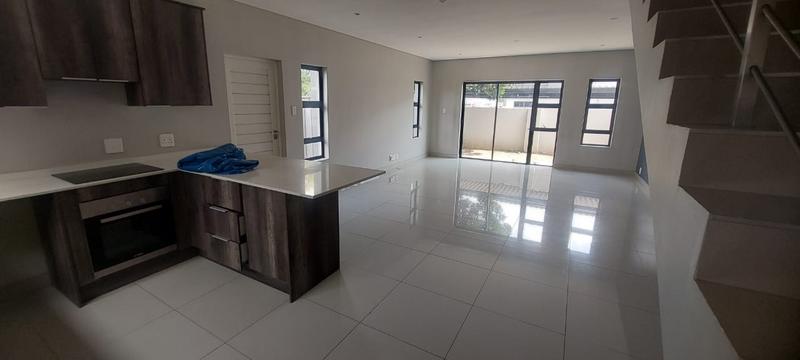 To Let 2 Bedroom Property for Rent in Equestria Gauteng