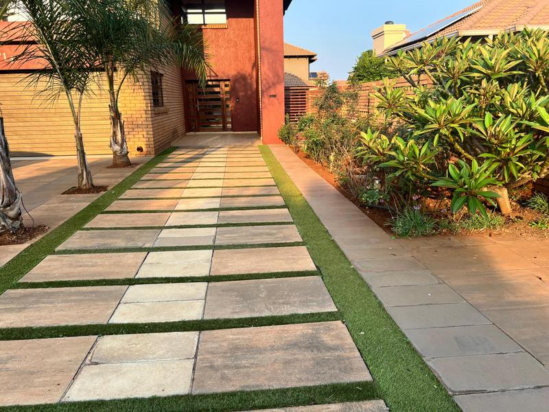 To Let 4 Bedroom Property for Rent in Raslouw Gardens Gauteng