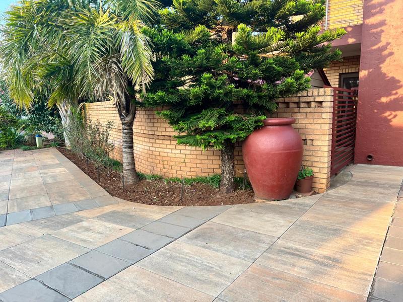 To Let 4 Bedroom Property for Rent in Raslouw Gardens Gauteng