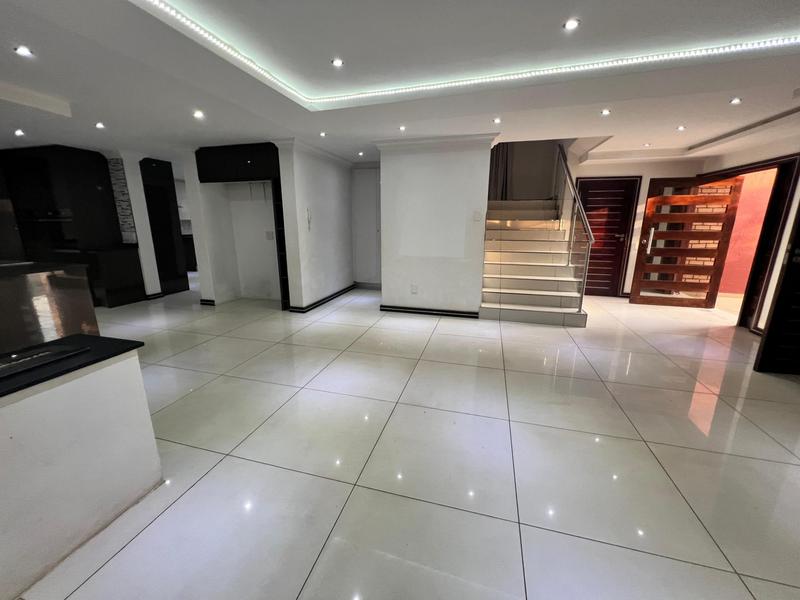 To Let 4 Bedroom Property for Rent in Raslouw Gardens Gauteng