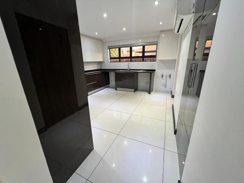 To Let 4 Bedroom Property for Rent in Raslouw Gardens Gauteng