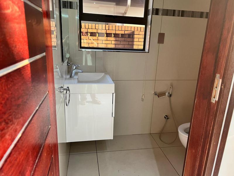 To Let 4 Bedroom Property for Rent in Raslouw Gardens Gauteng