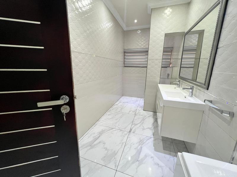 To Let 4 Bedroom Property for Rent in Raslouw Gardens Gauteng