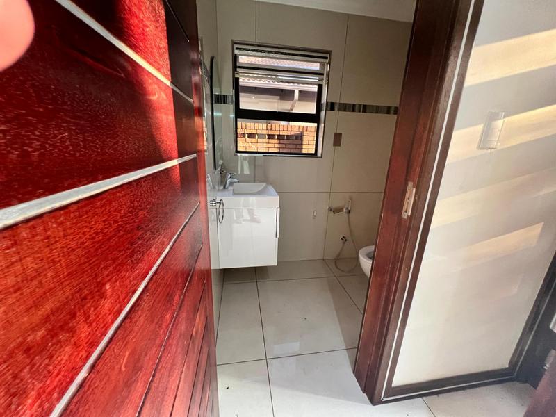 To Let 4 Bedroom Property for Rent in Raslouw Gardens Gauteng