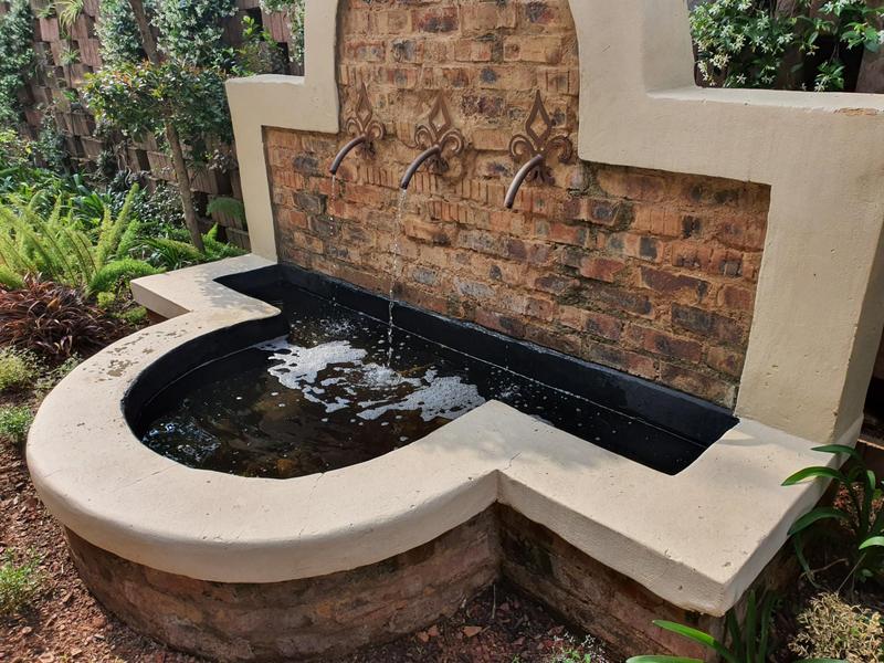 To Let 4 Bedroom Property for Rent in Waterkloof Ridge Gauteng