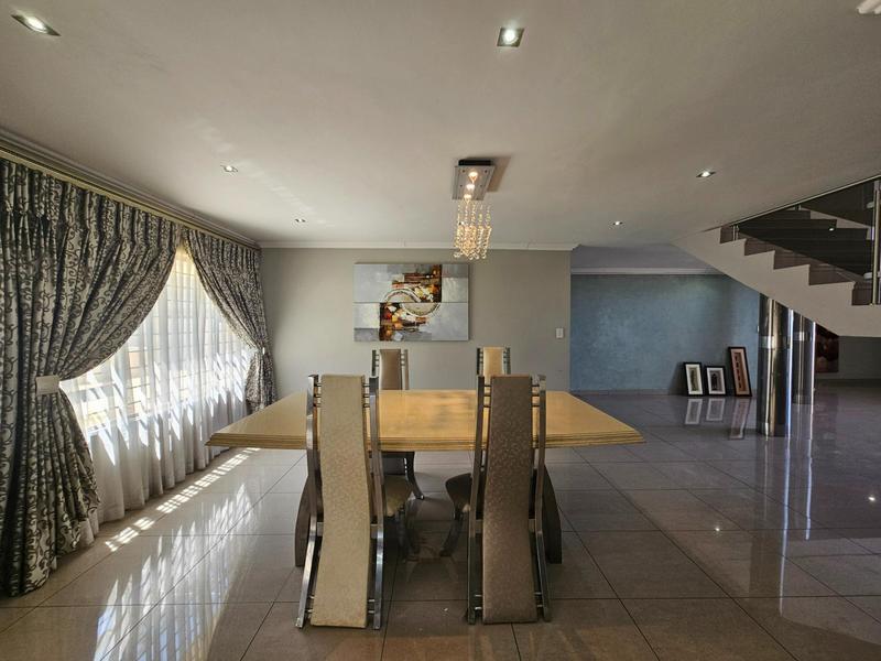 8 Bedroom Property for Sale in Waterkloof Ridge Gauteng