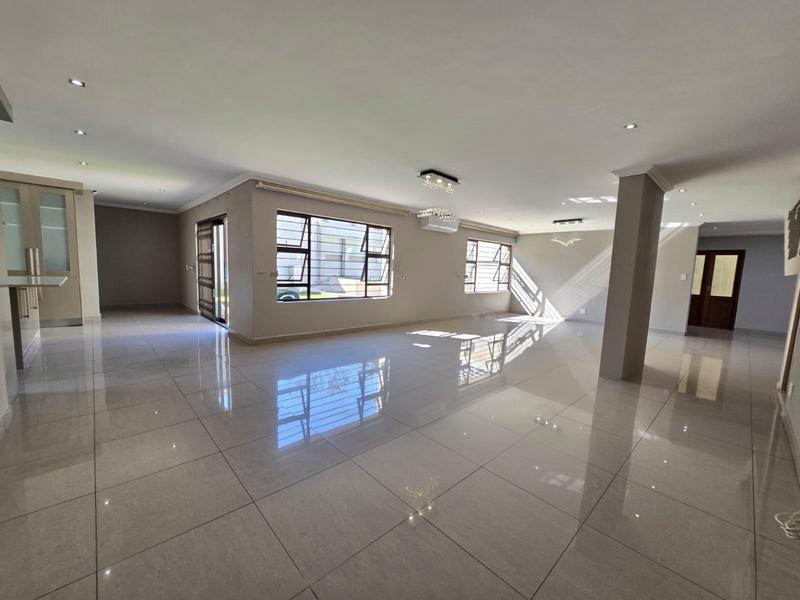 8 Bedroom Property for Sale in Waterkloof Ridge Gauteng