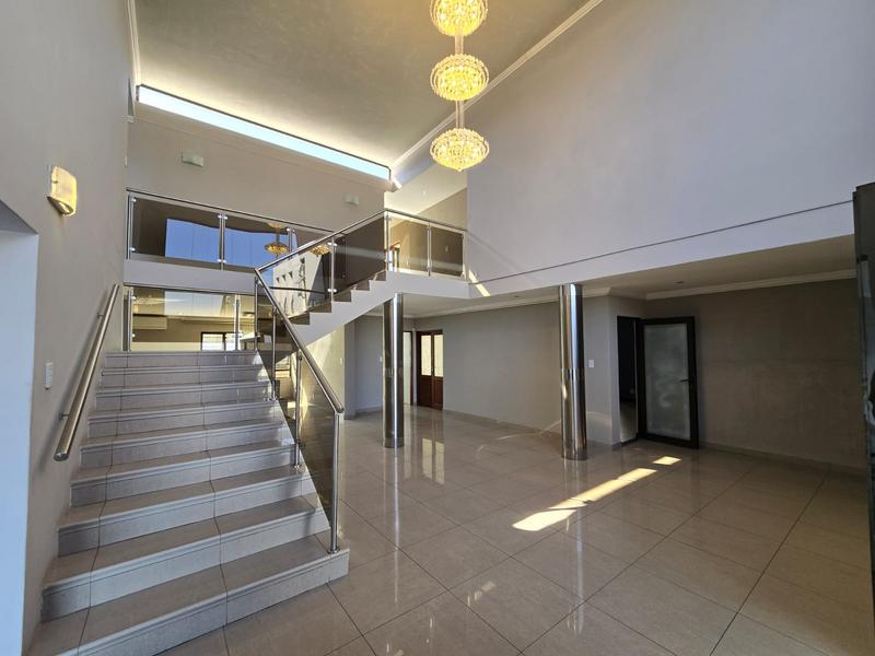 8 Bedroom Property for Sale in Waterkloof Ridge Gauteng