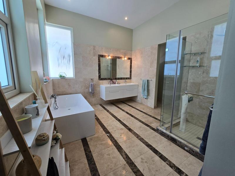 6 Bedroom Property for Sale in Waterkloof Ridge Gauteng