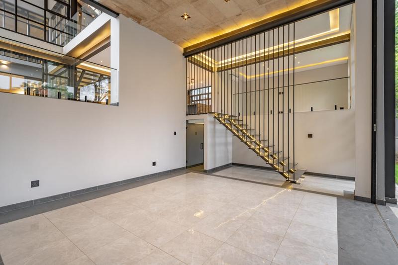 6 Bedroom Property for Sale in Waterkloof A H Gauteng