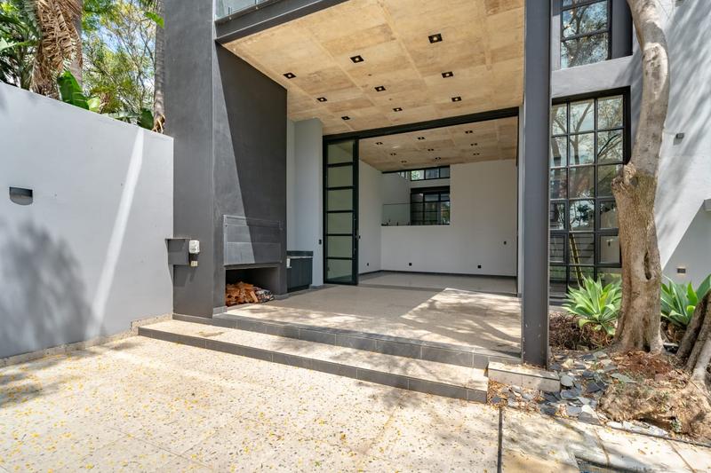 6 Bedroom Property for Sale in Waterkloof A H Gauteng