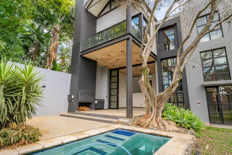 6 Bedroom Property for Sale in Waterkloof A H Gauteng