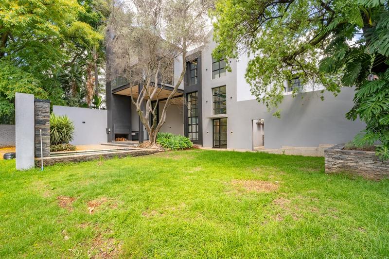 6 Bedroom Property for Sale in Waterkloof A H Gauteng