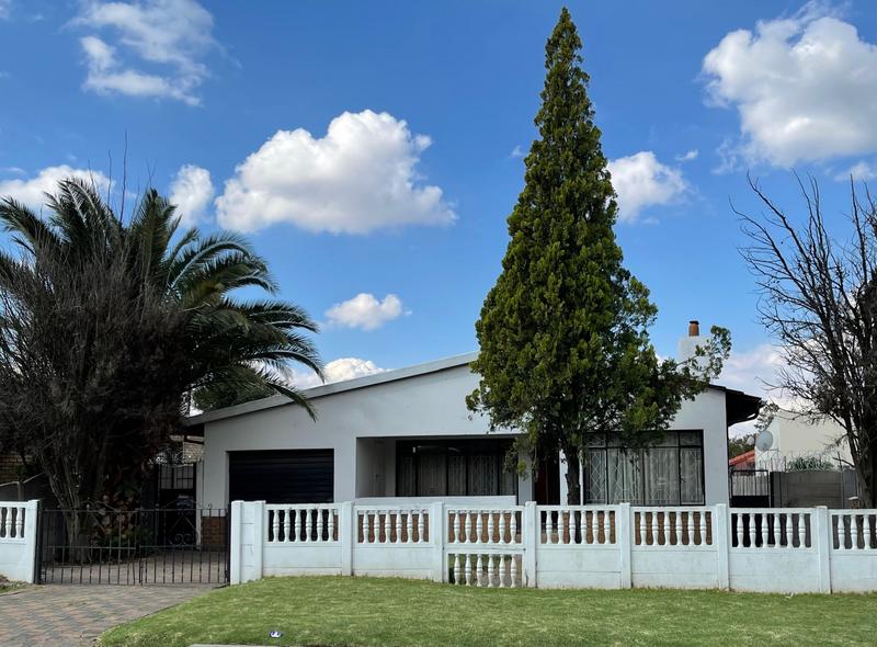 4 Bedroom Property for Sale in Reigerpark Gauteng