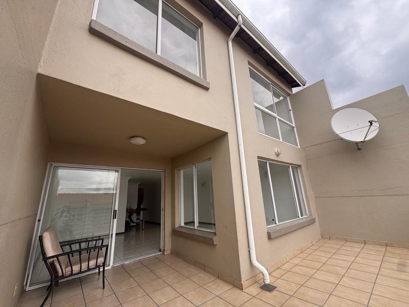 To Let 3 Bedroom Property for Rent in Bedford Gardens Gauteng