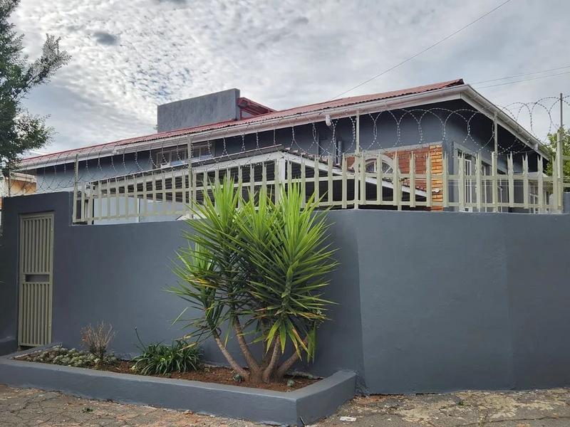 To Let 1 Bedroom Property for Rent in Symhurst Gauteng