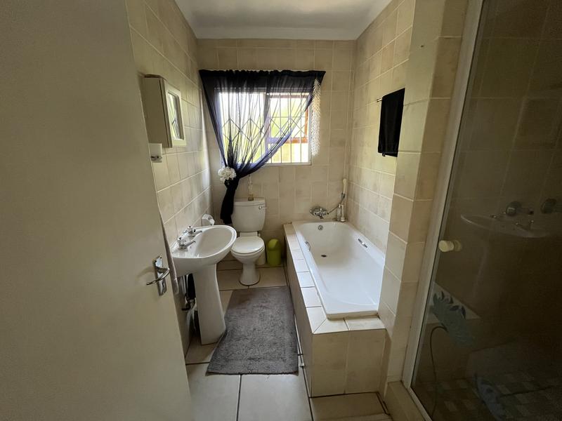 To Let 3 Bedroom Property for Rent in Silver Lakes Gauteng