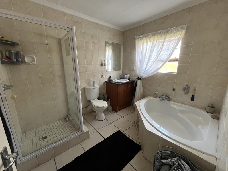 To Let 3 Bedroom Property for Rent in Silver Lakes Gauteng