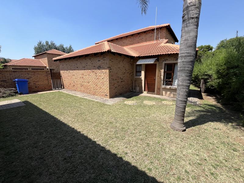 To Let 3 Bedroom Property for Rent in Silver Lakes Gauteng