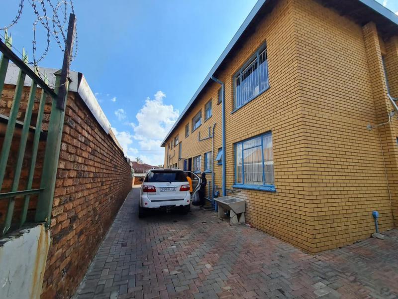 18 Bedroom Property for Sale in Laudium Gauteng