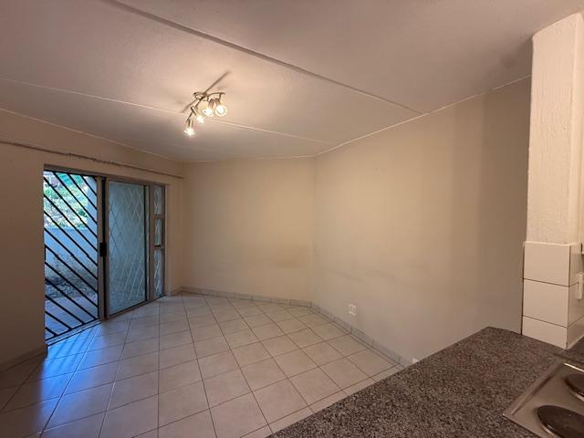 To Let 1 Bedroom Property for Rent in Bryanston Gauteng