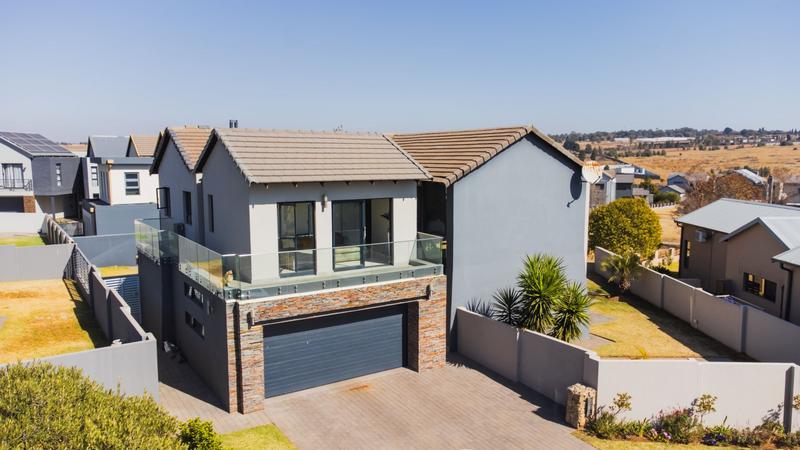 To Let 4 Bedroom Property for Rent in Copperleaf Estate Gauteng