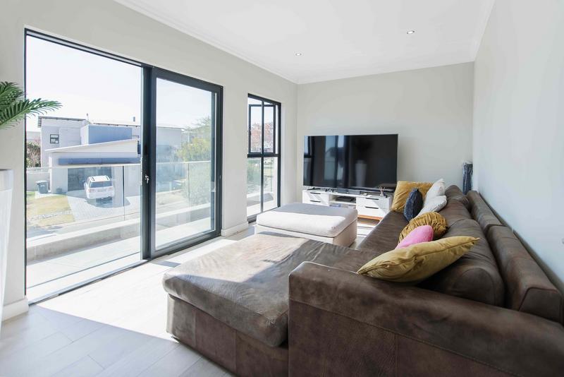 To Let 4 Bedroom Property for Rent in Copperleaf Estate Gauteng