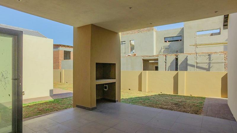 3 Bedroom Property for Sale in Copperleaf Estate Gauteng