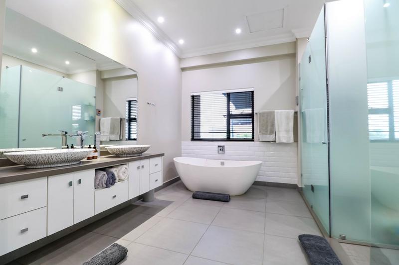 4 Bedroom Property for Sale in Copperleaf Estate Gauteng