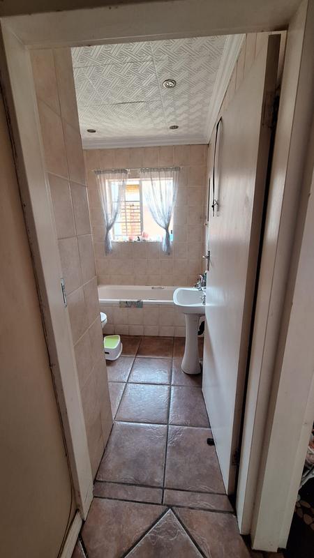 To Let 2 Bedroom Property for Rent in Rooihuiskraal North Gauteng