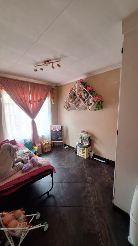 To Let 2 Bedroom Property for Rent in Rooihuiskraal North Gauteng