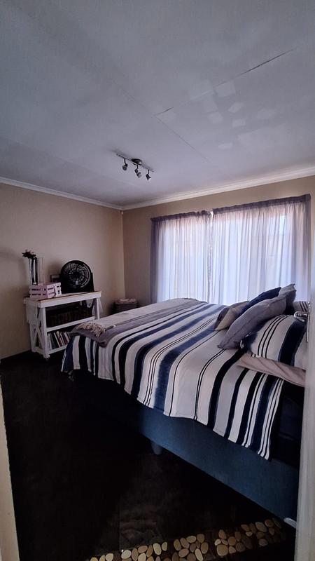 To Let 2 Bedroom Property for Rent in Rooihuiskraal North Gauteng
