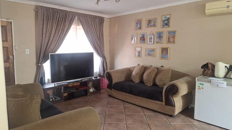 To Let 2 Bedroom Property for Rent in Rooihuiskraal North Gauteng