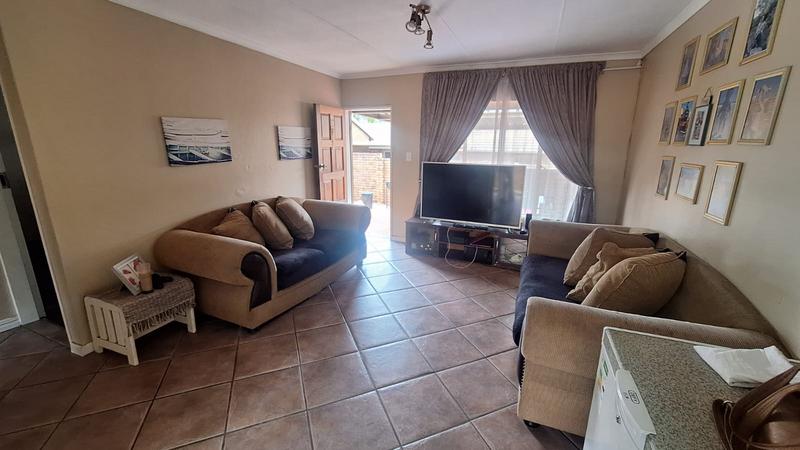 To Let 2 Bedroom Property for Rent in Rooihuiskraal North Gauteng