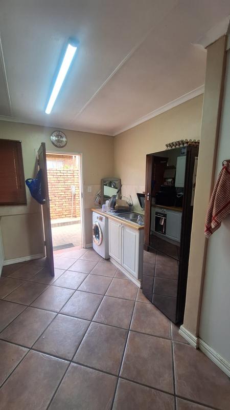 To Let 2 Bedroom Property for Rent in Rooihuiskraal North Gauteng