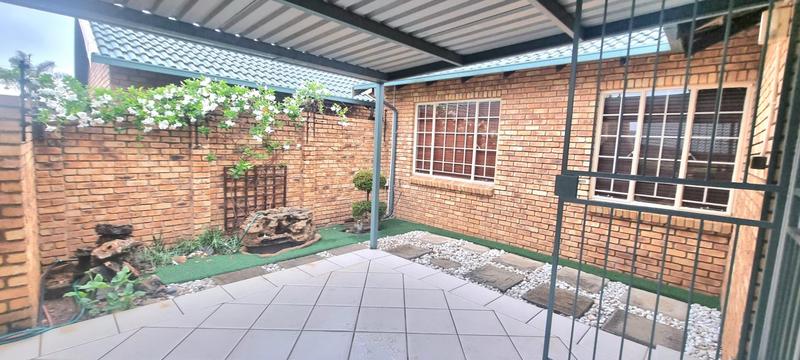 3 Bedroom Property for Sale in Amberfield Gauteng