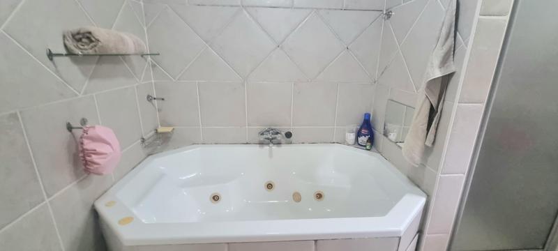 3 Bedroom Property for Sale in Amberfield Gauteng