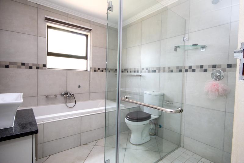 4 Bedroom Property for Sale in Thatchfield Gauteng