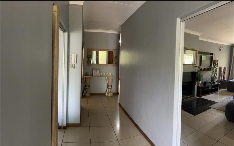 To Let 5 Bedroom Property for Rent in Lynnwood Gauteng