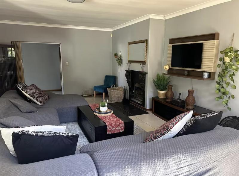 To Let 5 Bedroom Property for Rent in Lynnwood Gauteng