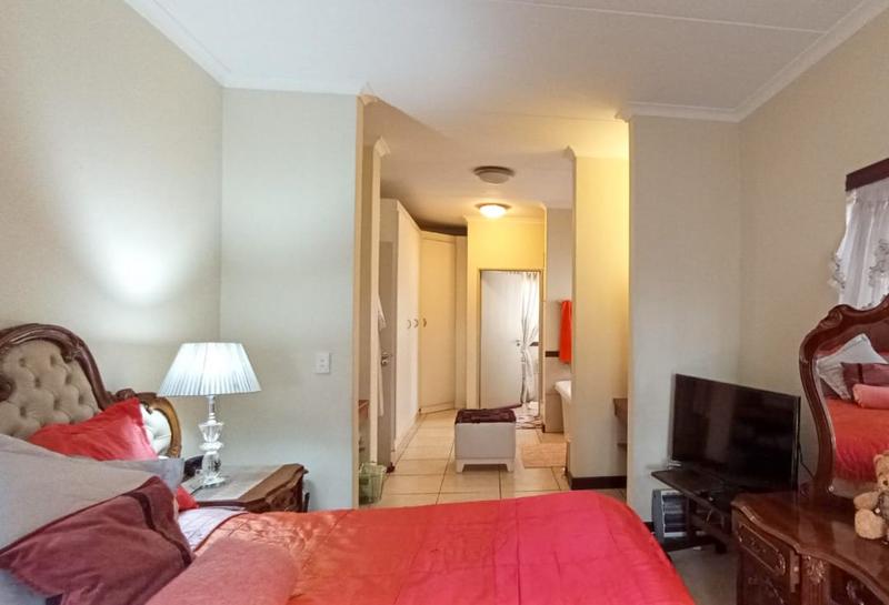 2 Bedroom Property for Sale in Beverley Gauteng