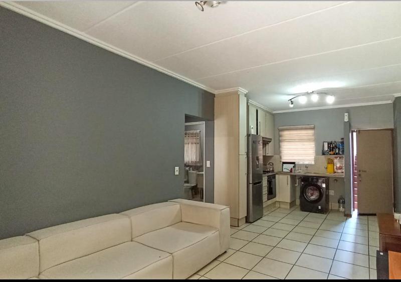 1 Bedroom Property for Sale in Beverley Gauteng
