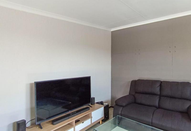 2 Bedroom Property for Sale in Broadacres Gauteng