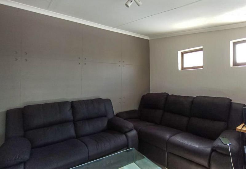 2 Bedroom Property for Sale in Broadacres Gauteng