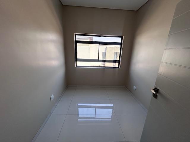 5 Bedroom Property for Sale in Six Fountains Residential Estate Gauteng