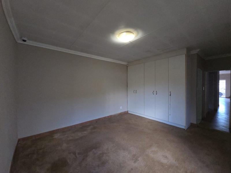 To Let 3 Bedroom Property for Rent in Greenhills Gauteng