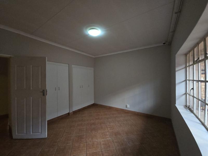 To Let 3 Bedroom Property for Rent in Greenhills Gauteng